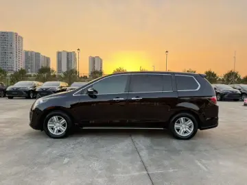 2013 Mazda 8 с пробегом 120 000 км