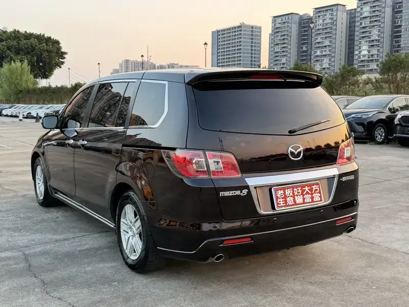 2013 Mazda 8 с пробегом 120 000 км