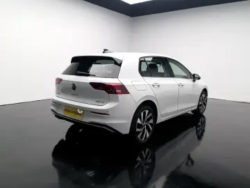 2026 Volkswagen Golf Electric с пробегом 700 км