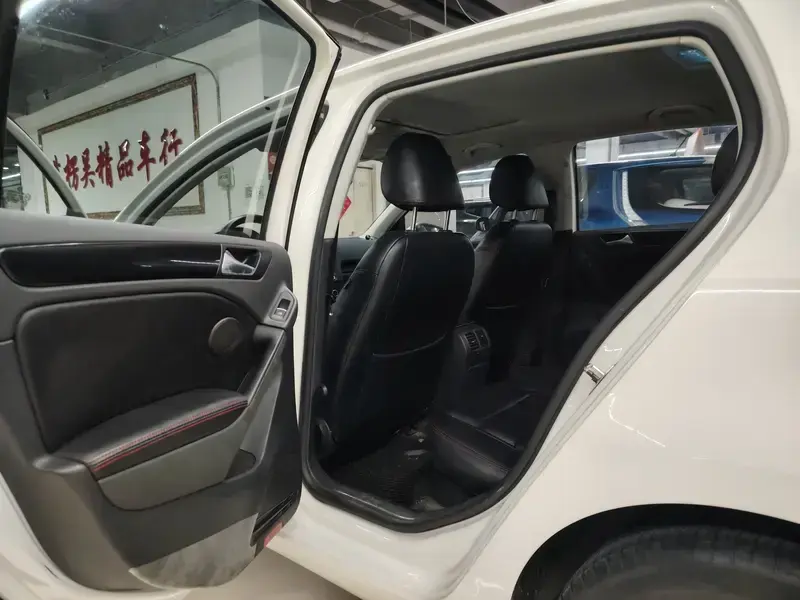 2012 Volkswagen Golf Electric с пробегом 40 000 км