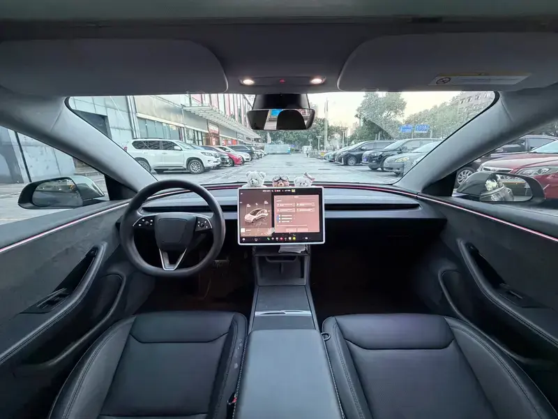 2023 Tesla Model 3 с пробегом 36 000 км