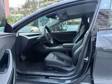 2023 Tesla Model 3 с пробегом 36 000 км