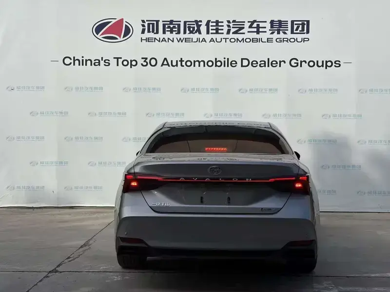 2024 Toyota Avalon с пробегом 12 800 км