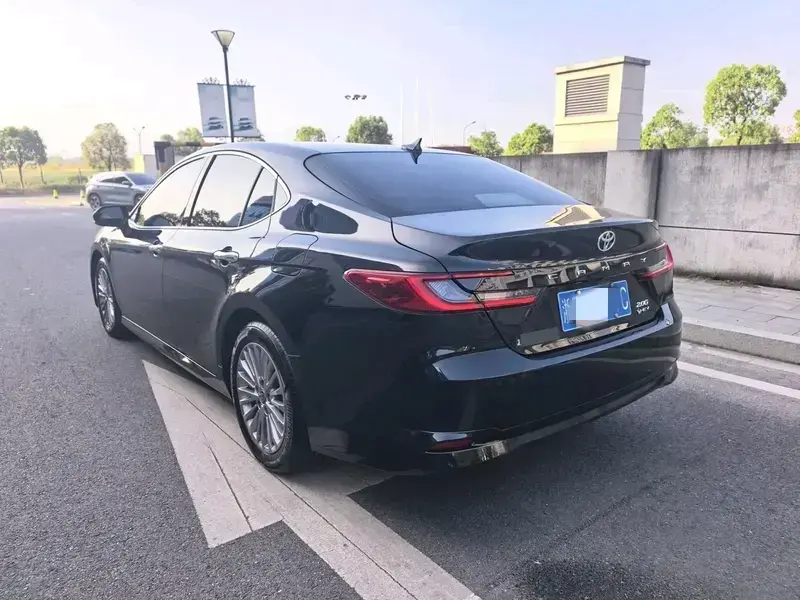 2024 Toyota Camry с пробегом 33 000 км