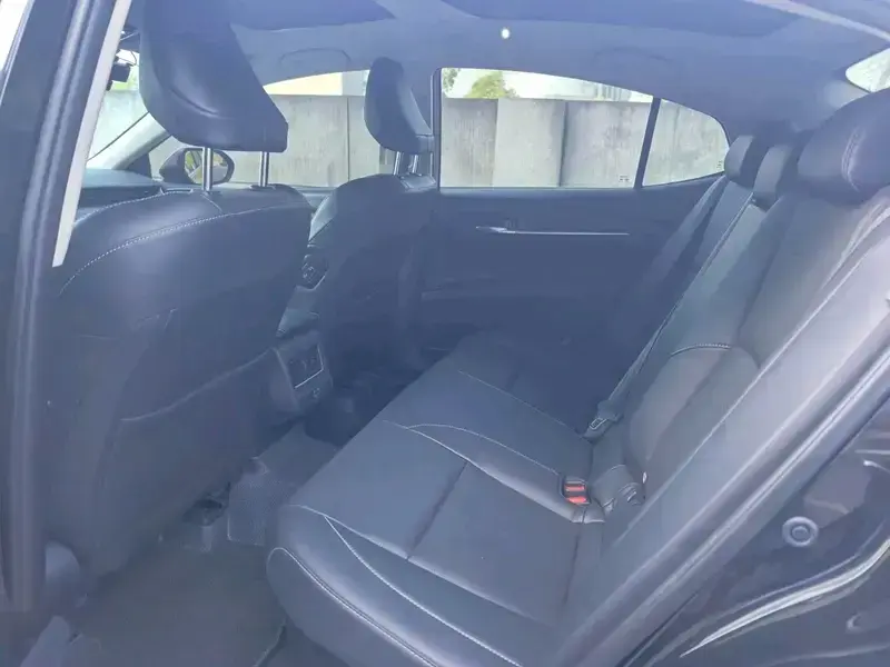 2024 Toyota Camry с пробегом 33 000 км