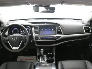 2021 Toyota Highlander с пробегом 110 000 км
