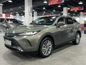 2023 Toyota Harrier с пробегом 28 000 км