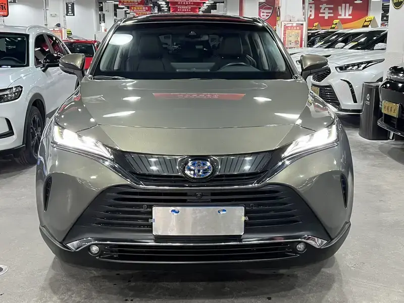 2023 Toyota Harrier с пробегом 28 000 км