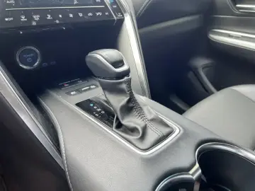 2022 Toyota Venza с пробегом 101 700 км
