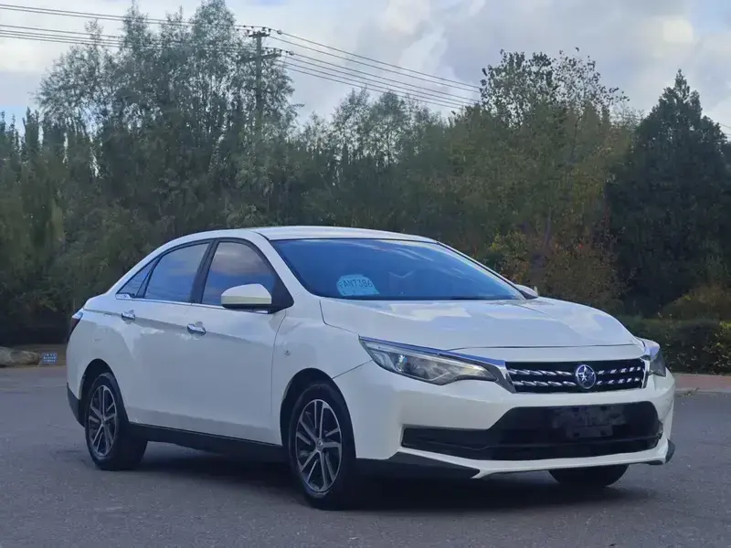 2020 Venucia D60 с пробегом 110 000 км