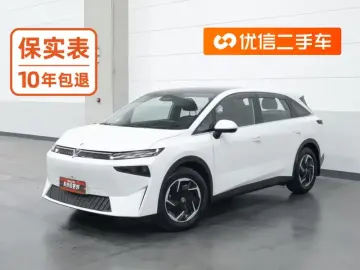 Venucia VX6