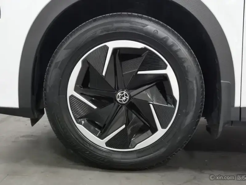 2023 Venucia VX6 с пробегом 39 700 км