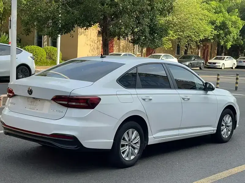 2023 Volkswagen Lavida с пробегом 61 000 км