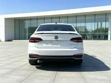 2023 Volkswagen Lavida с пробегом 30 000 км