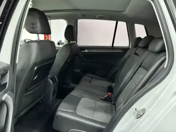 2018 Volkswagen Golf Sportsvan с пробегом 90 000 км