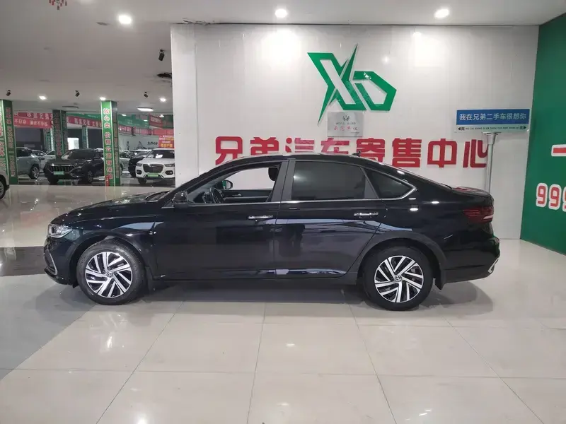 2023 Volkswagen Lavida с пробегом 35 000 км