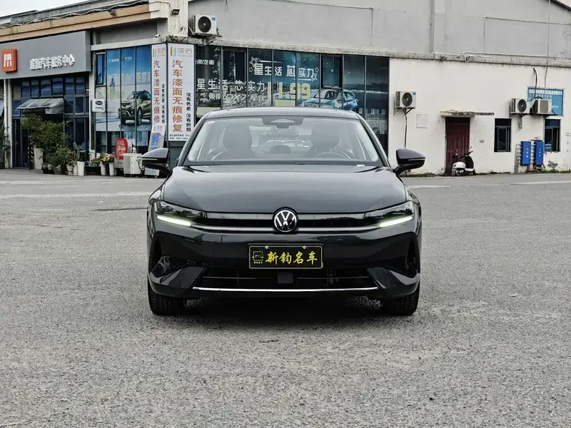 2026 Volkswagen Sagitar с пробегом 12 000 км