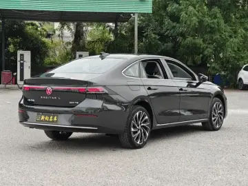 2026 Volkswagen Sagitar с пробегом 12 000 км