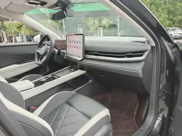 2026 Volkswagen Sagitar с пробегом 12 000 км