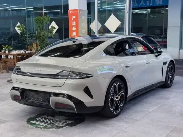 2024 Xiaomi SU7 с пробегом 38 000 км