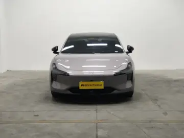 2025 Xpeng Mona M03 с пробегом 10 000 км