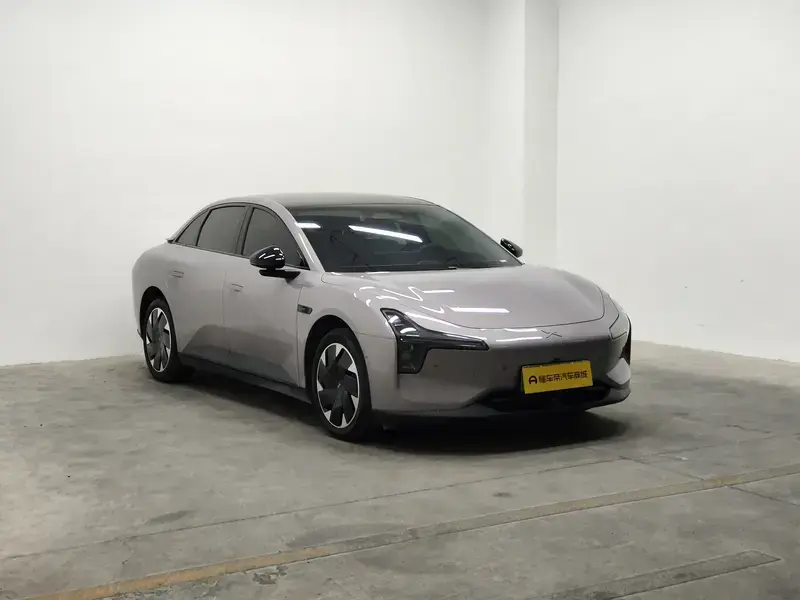 2025 Xpeng Mona M03 с пробегом 10 000 км