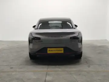 2025 Xpeng Mona M03 с пробегом 10 000 км