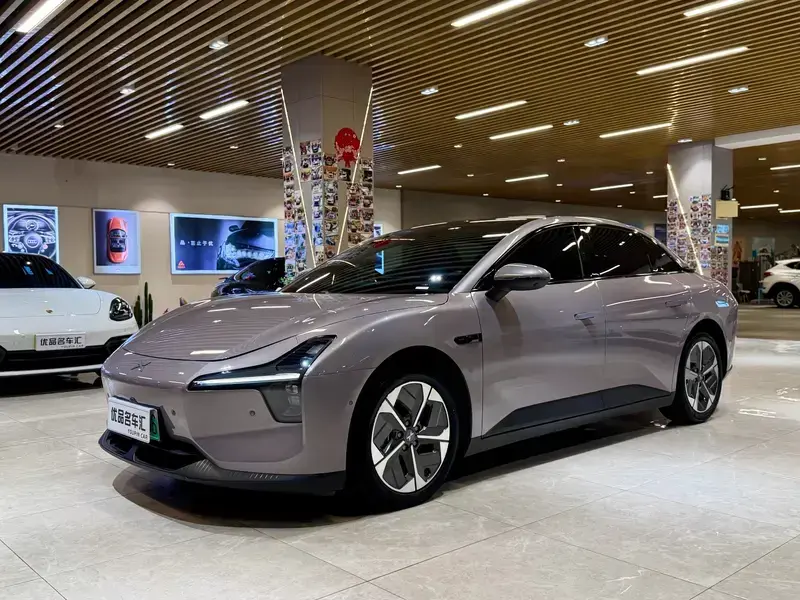 2025 Xpeng Mona M03 с пробегом 12 000 км
