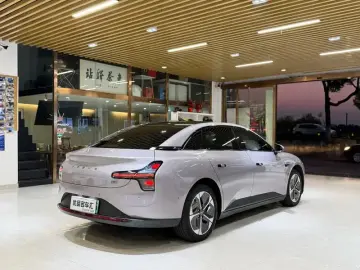 2025 Xpeng Mona M03 с пробегом 12 000 км
