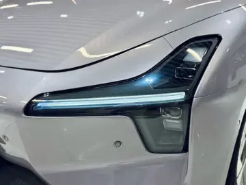 2025 Xpeng Mona M03 с пробегом 12 000 км