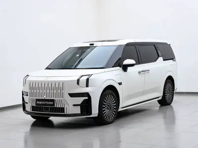2024 Zeekr 009 с пробегом 49 700 км