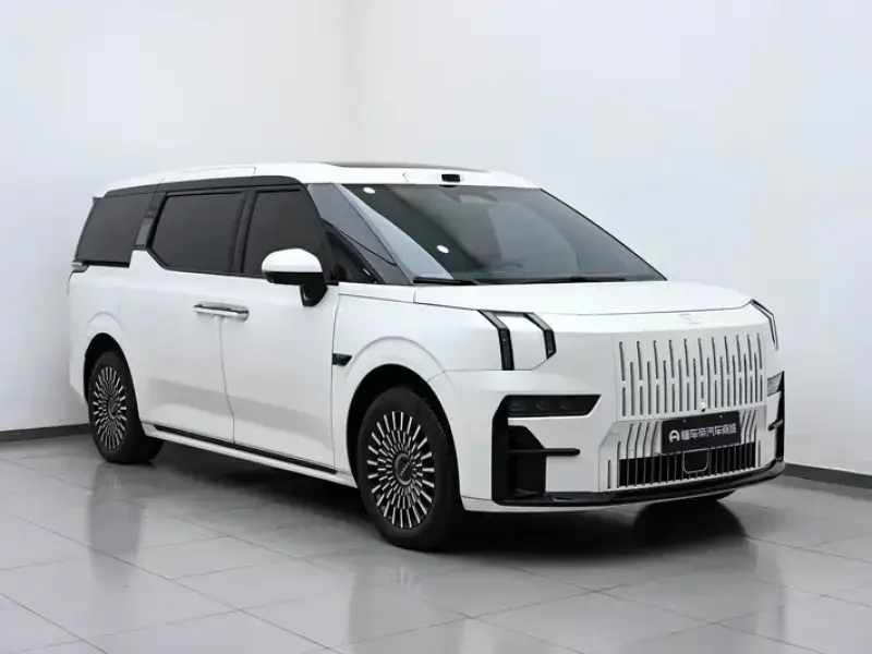 2024 Zeekr 009 с пробегом 49 700 км