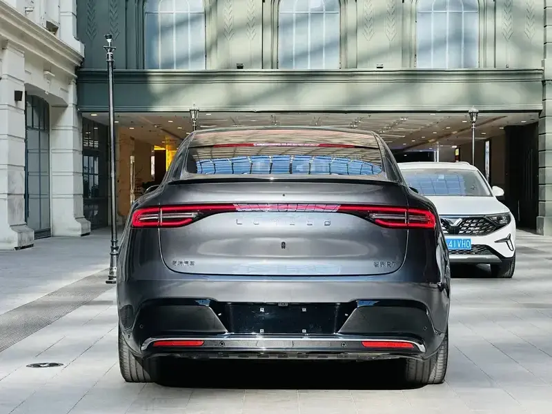 2026 Luxeed R7 с пробегом 2 000 км