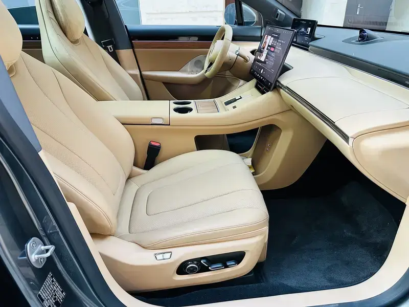 2026 Luxeed R7 с пробегом 2 000 км