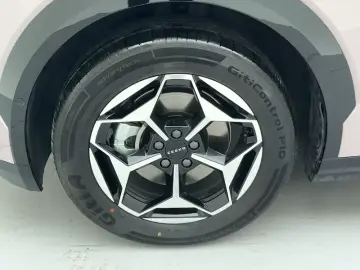 2025 Zeekr X с пробегом 5 700 км