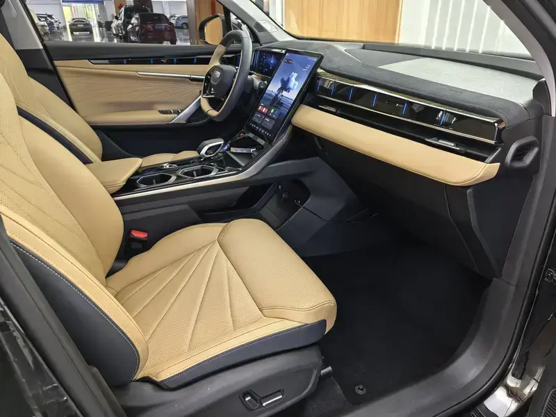 2023 Geely Boyue L с пробегом 54 000 км