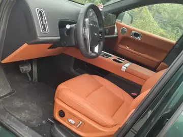 2025 Li Auto (Lixiang) L6 с пробегом 13 500 км