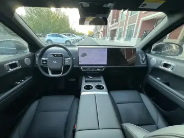 2024 Li Auto (Lixiang) L6 с пробегом 50 000 км