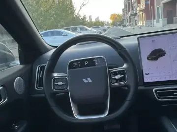 2024 Li Auto (Lixiang) L6 с пробегом 50 000 км