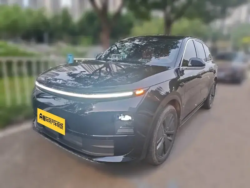 2024 Li Auto (Lixiang) L6 с пробегом 14 500 км