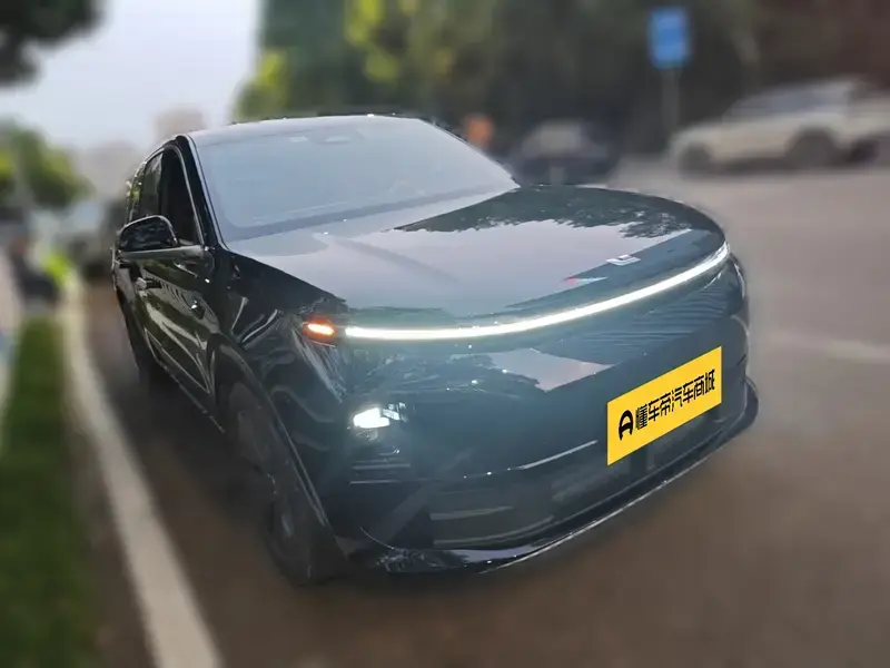 2024 Li Auto (Lixiang) L6 с пробегом 14 500 км