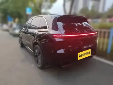 2024 Li Auto (Lixiang) L6 с пробегом 14 500 км