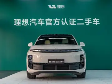 2025 Li Auto (Lixiang) L6 с пробегом 7 800 км