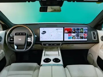 2025 Li Auto (Lixiang) L6 с пробегом 7 800 км