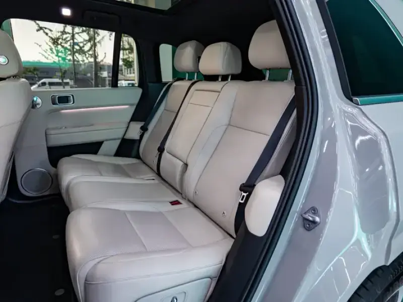2025 Li Auto (Lixiang) L6 с пробегом 7 800 км