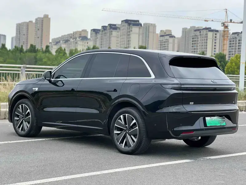 2025 Li Auto (Lixiang) L6 с пробегом 27 000 км