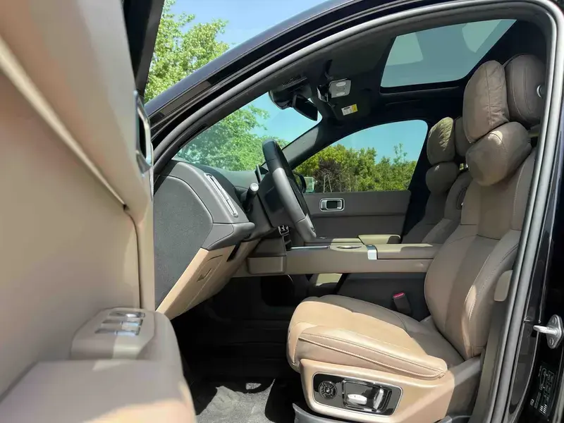 2025 Li Auto (Lixiang) L6 с пробегом 27 000 км