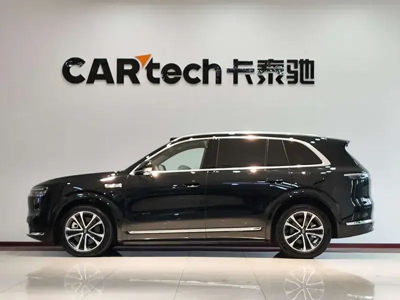 2026 Aito M7 с пробегом 7 500 км