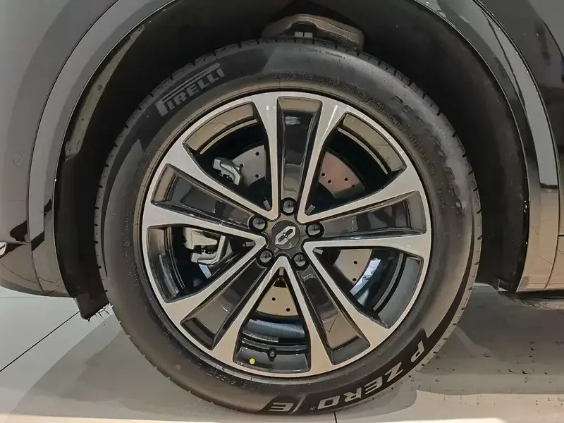 2026 Aito M7 с пробегом 7 500 км