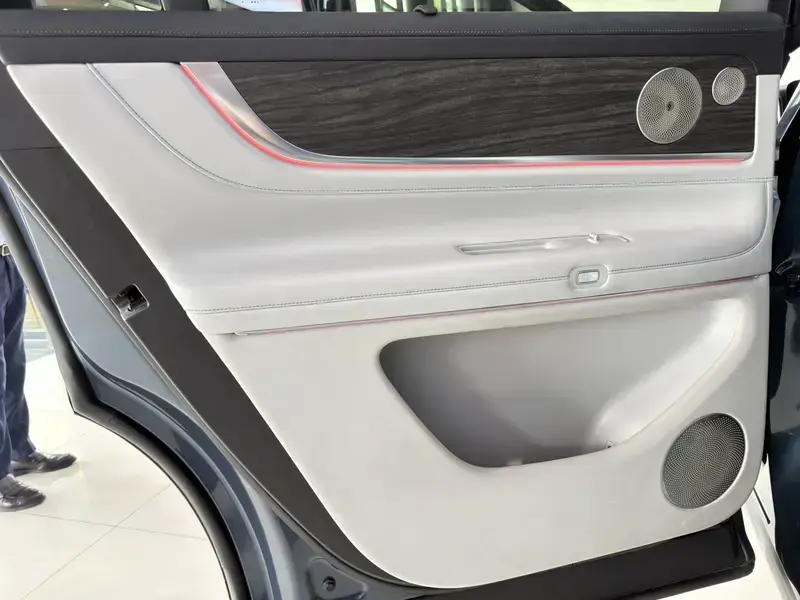 2024 Aito M9 с пробегом 39 600 км
